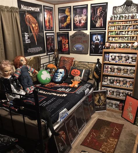 horror movie bedroom decor